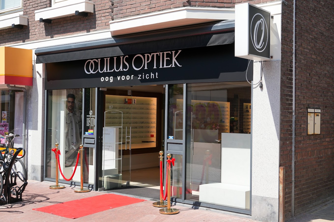Pand van Oculus Optiek in Krommenie